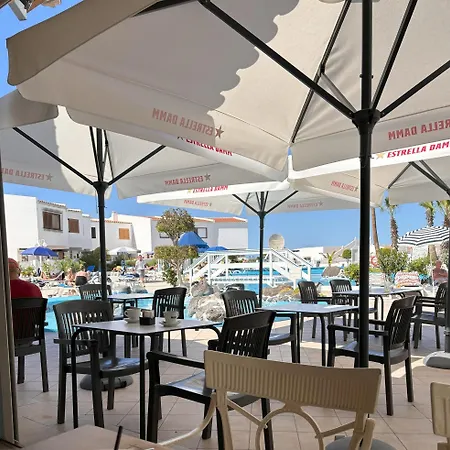 بيت للعطل Ocean View Near The *